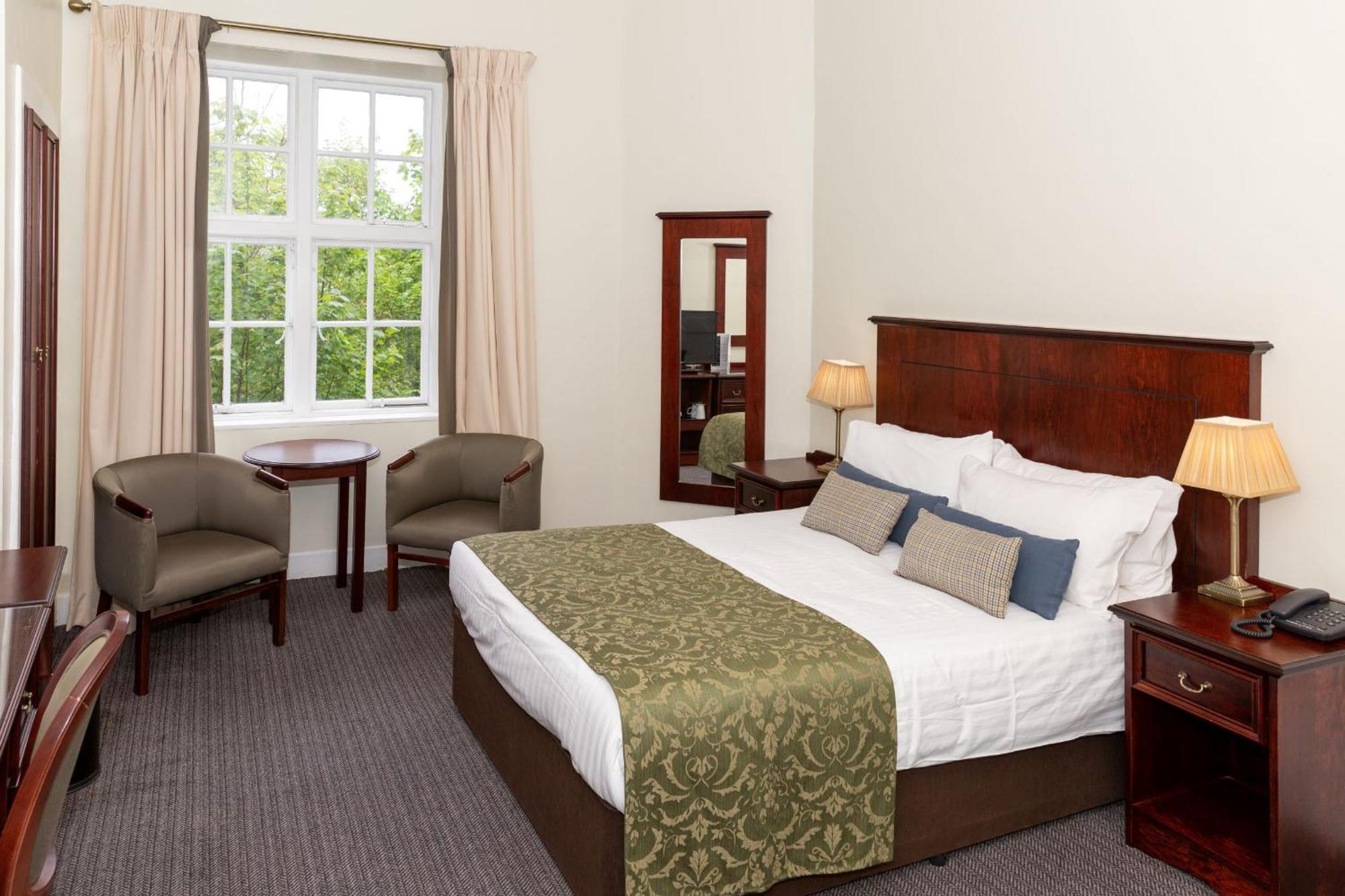 Отель Cumbria Grand